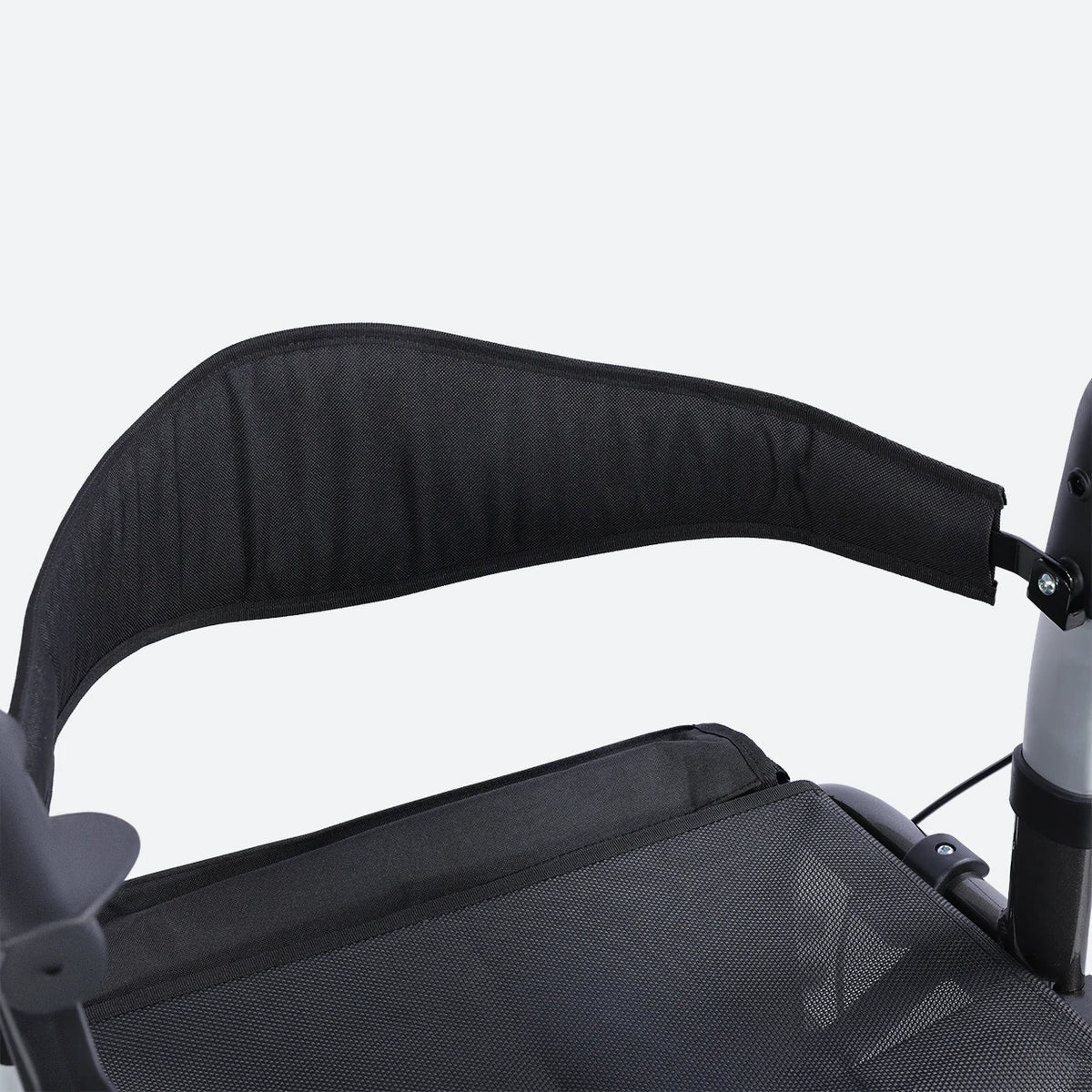 Andador 4 Ruedas Canasto Asiento y Reposapiés Pro