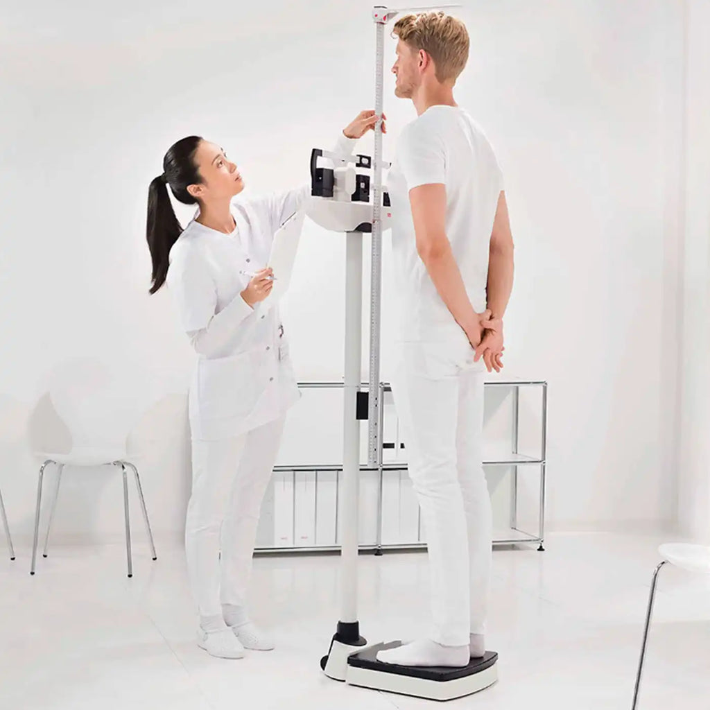 Balanza Seca 700 Mecánica con Tallímetro Seca 220 - TOPMEDIC