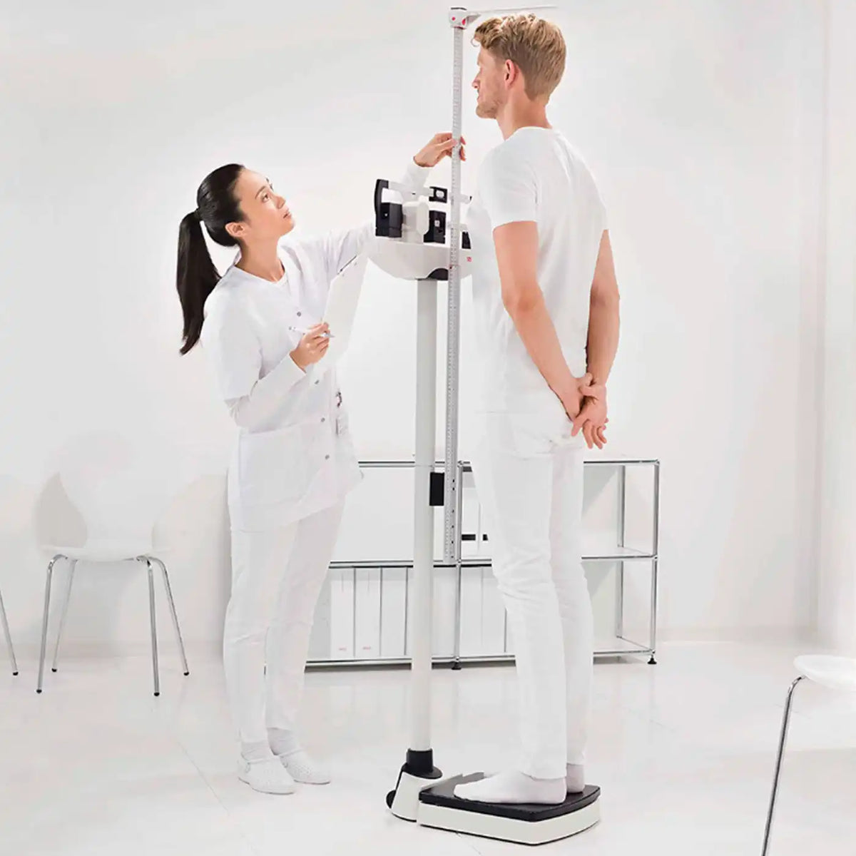 Balanza Seca 700 Mecánica con Tallímetro Seca 220 - TOPMEDIC